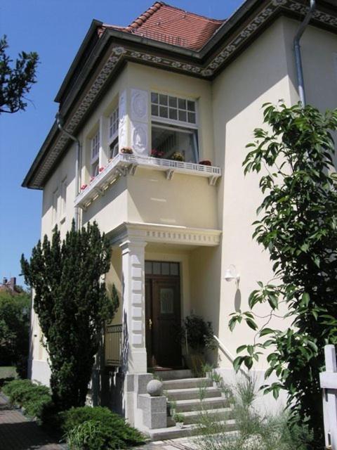 Hotel Villa Constantia Radebeul Exterior photo